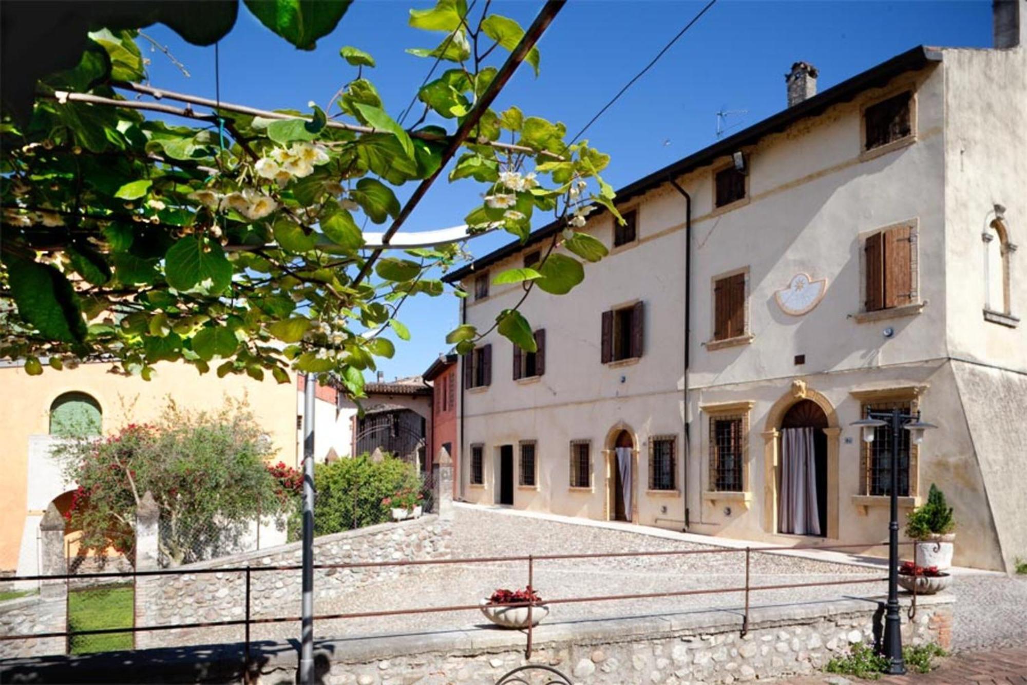 New Agriturismo Corte Olfino Monzambano Exterior photo