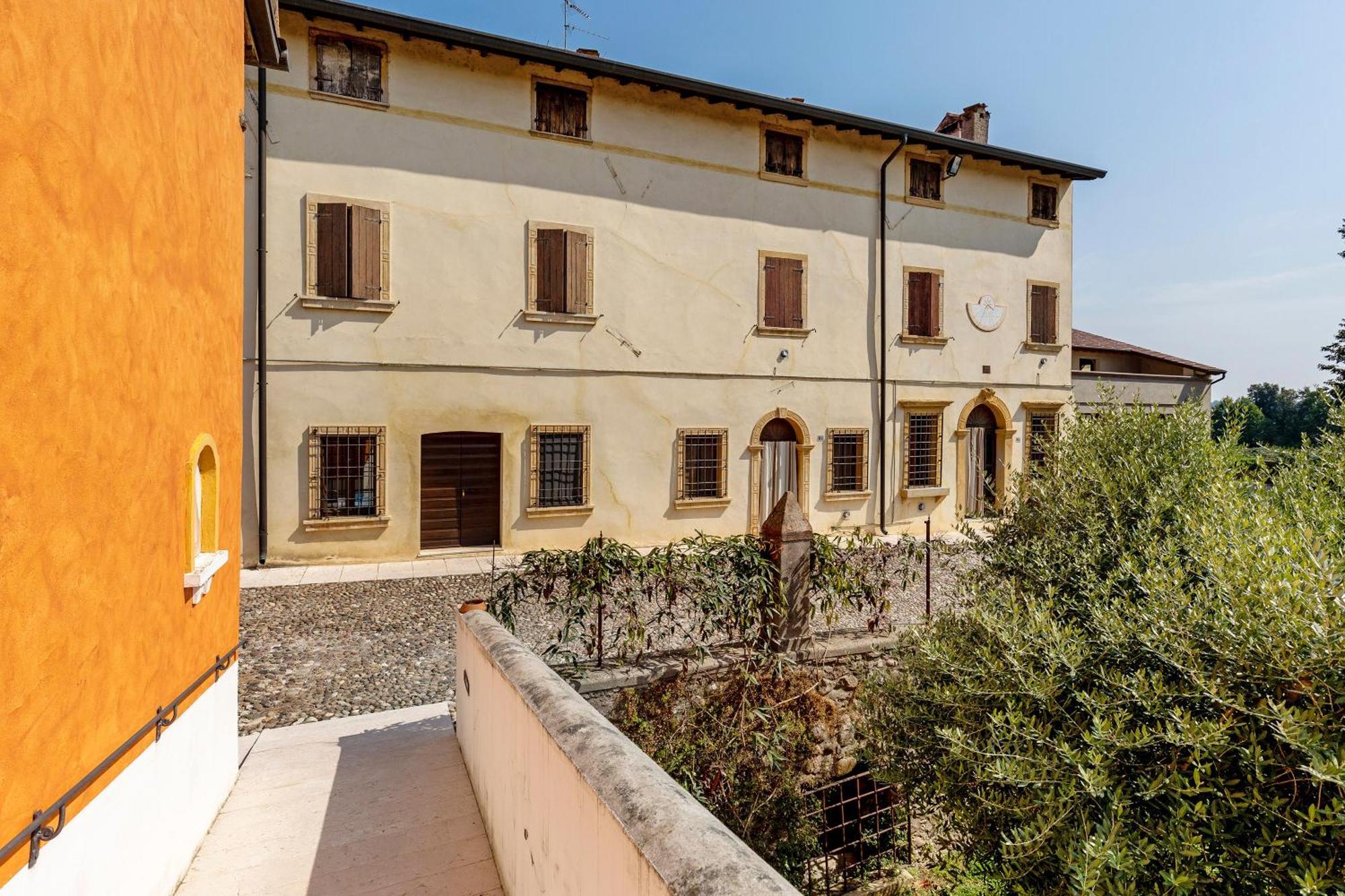 New Agriturismo Corte Olfino Monzambano Exterior photo