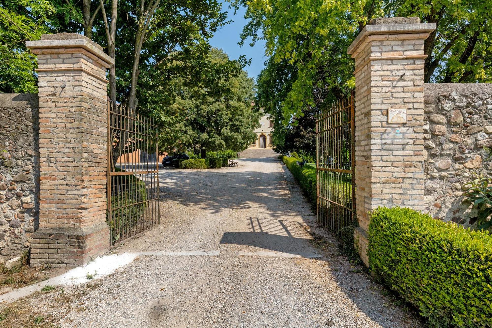 New Agriturismo Corte Olfino Monzambano Exterior photo